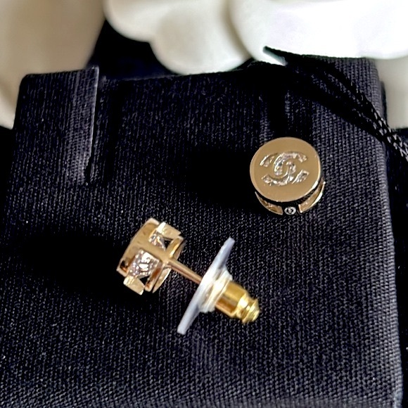 Chanel Stud CC Crystal Earrings 24B - Picture 3 of 9